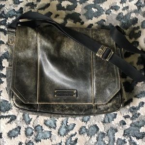 Andrew Marc mailbag briefcase